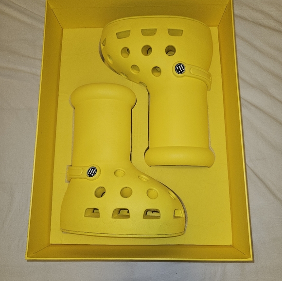 MSCHF x Crocs - Picture 4 of 5